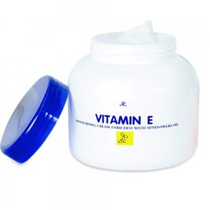 AR Vitamin E Moisturizing Cream Enriched With Sunflowers Oil - 200ml